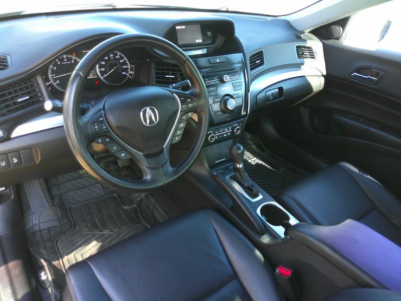 Acura ILX 8-Spd AT w/ AcuraWatch Plus Package 2017