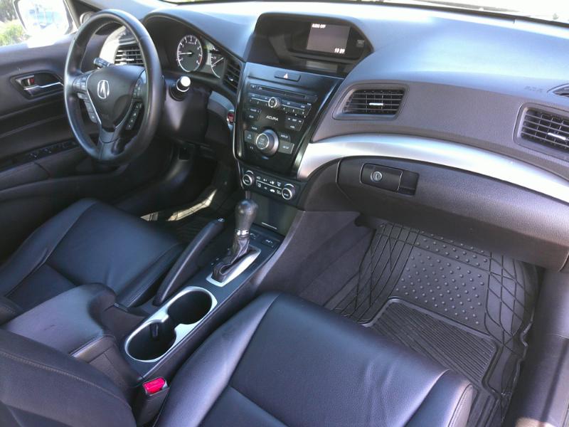 Acura ILX 8-Spd AT w/ AcuraWatch Plus Package 2017