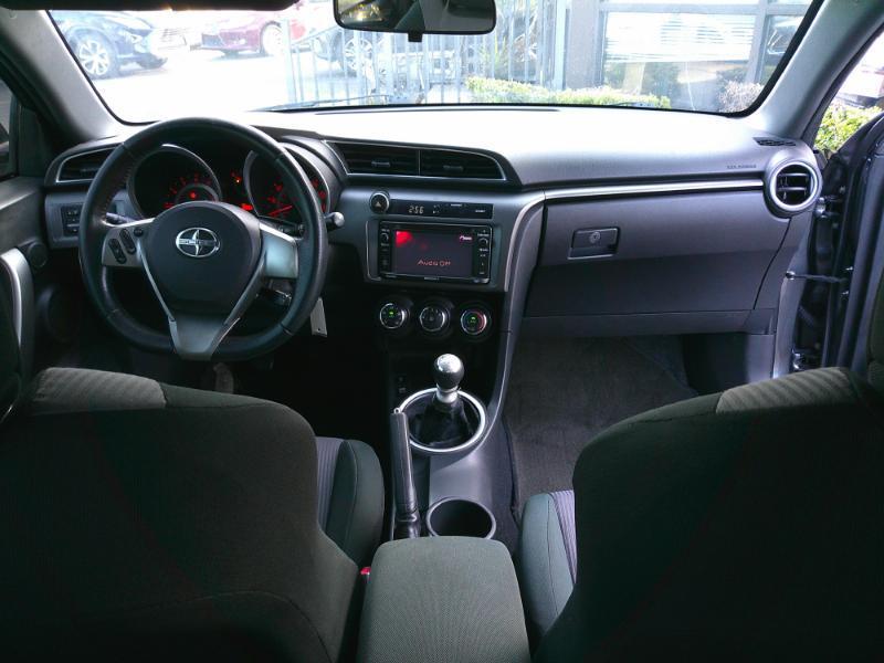 Scion tC Sports Coupe 6-Spd AT 2015