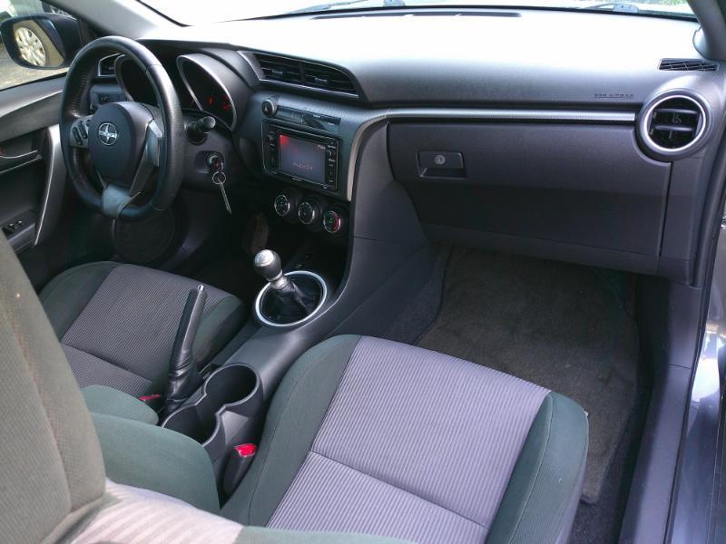 Scion tC Sports Coupe 6-Spd AT 2015