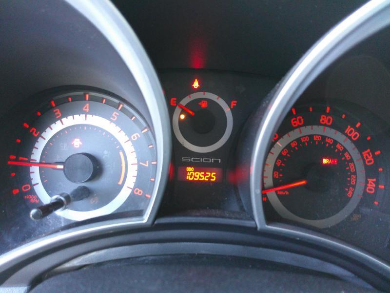 Scion tC Sports Coupe 6-Spd AT 2015