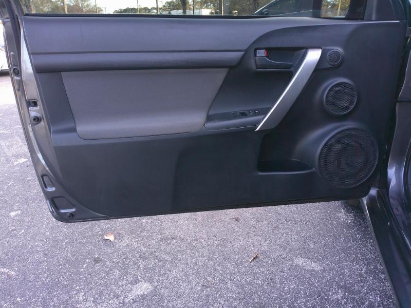 Scion tC Sports Coupe 6-Spd AT 2015