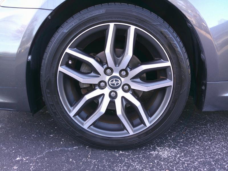 Scion tC Sports Coupe 6-Spd AT 2015