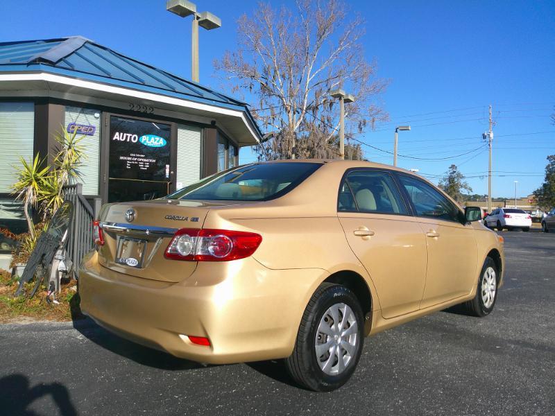Toyota Corolla LE 4-Speed AT 2011