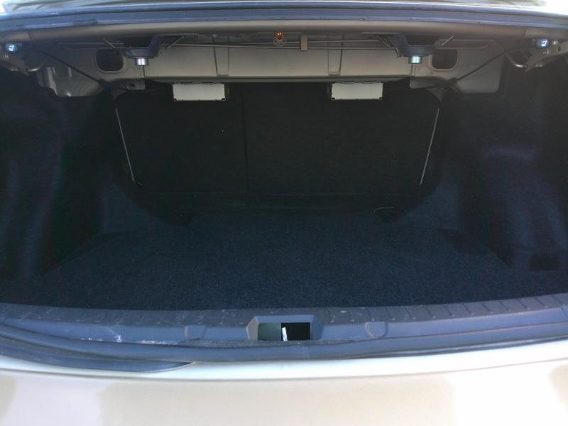 Toyota Corolla LE 4-Speed AT 2011