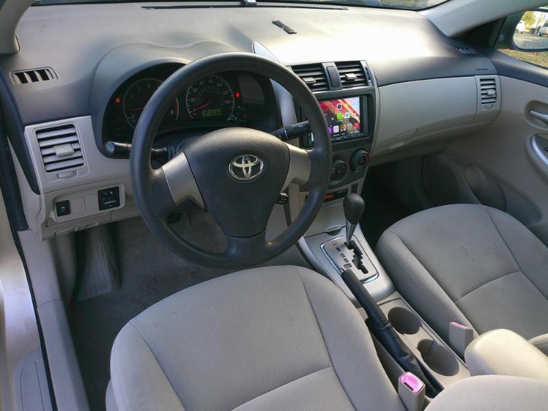 Toyota Corolla LE 4-Speed AT 2011
