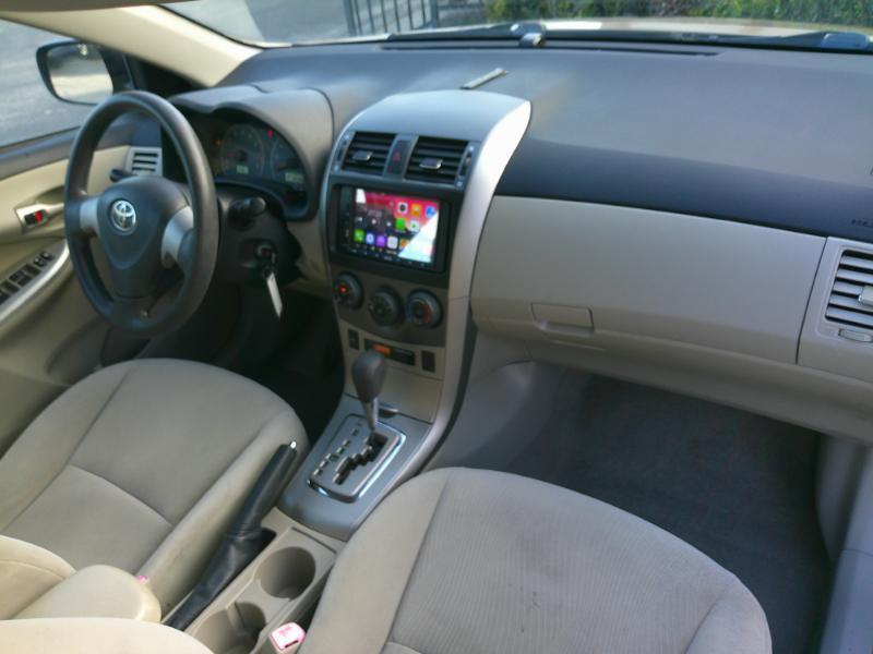 Toyota Corolla LE 4-Speed AT 2011