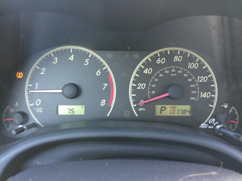 Toyota Corolla LE 4-Speed AT 2011