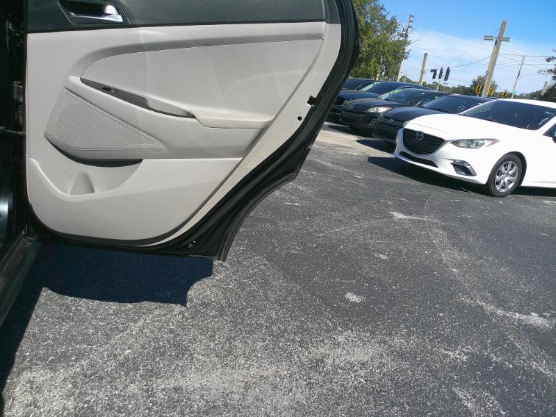 Hyundai Tucson Value 4D SUV FWD 2020