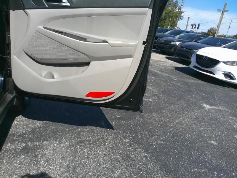 Hyundai Tucson Value 4D SUV FWD 2020