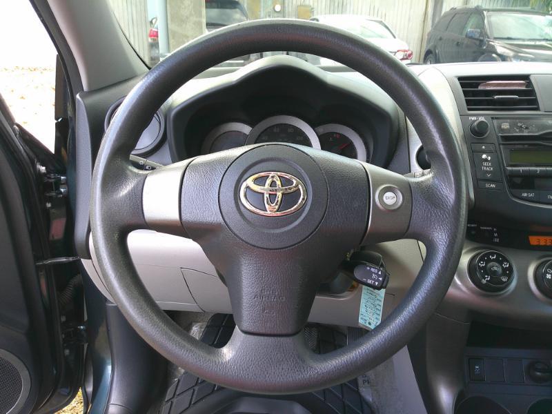 Toyota RAV4 Base I4 2WD 2010