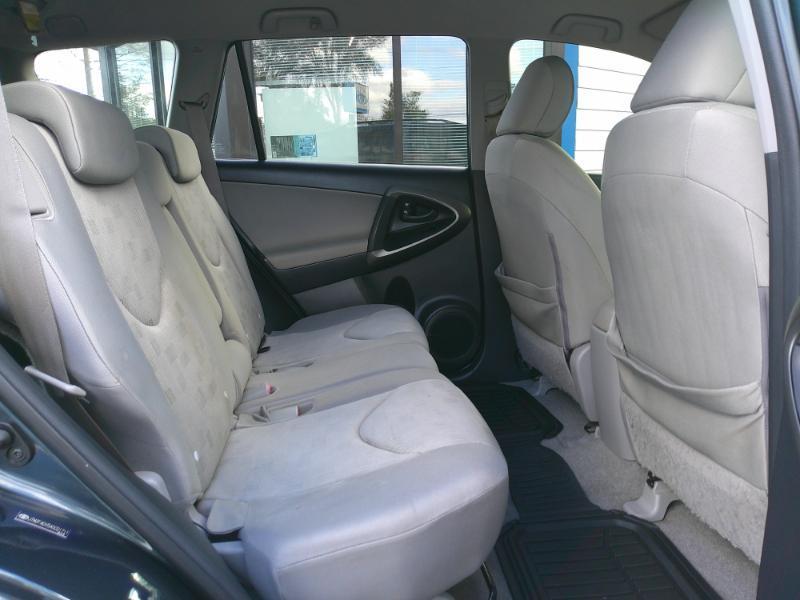 Toyota RAV4 Base I4 2WD 2010