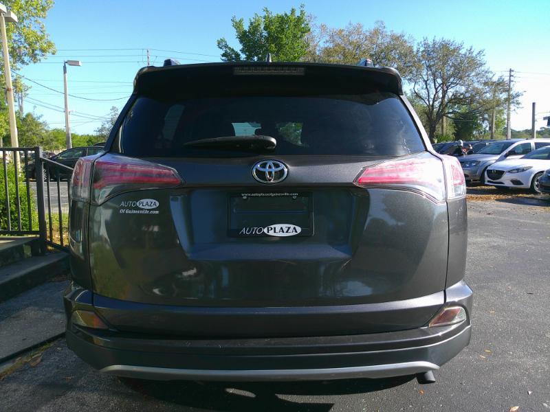 Toyota RAV4 XLE FWD 2018