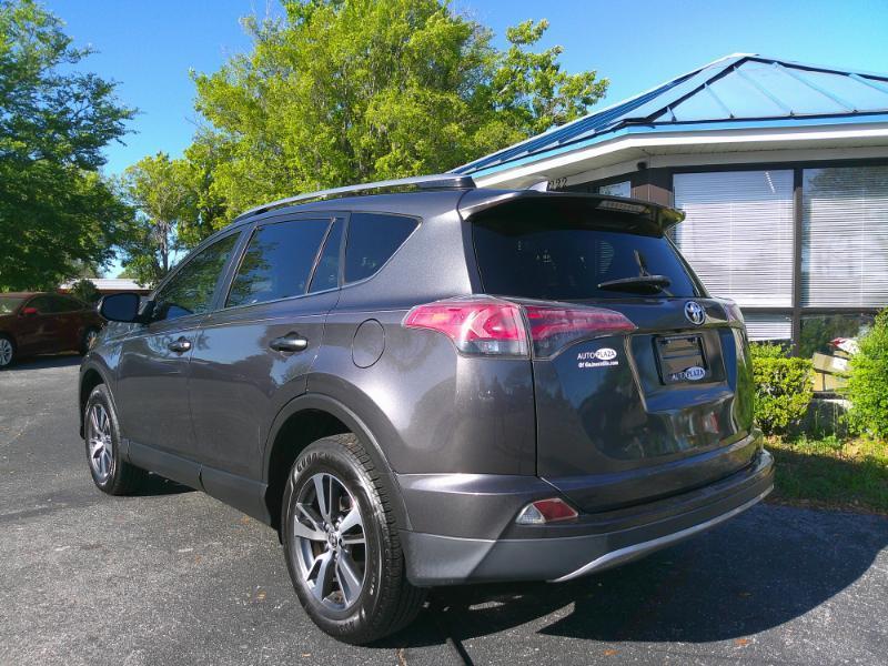 Toyota RAV4 XLE FWD 2018