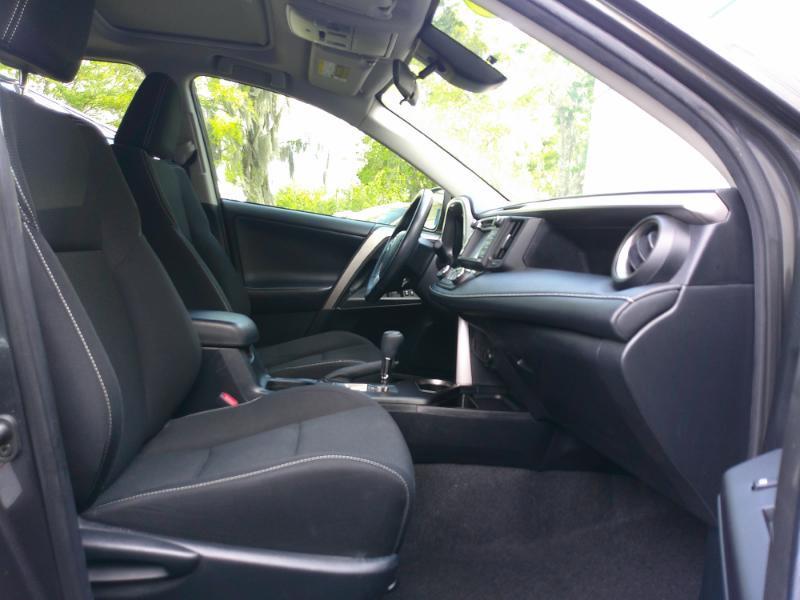 Toyota RAV4 XLE FWD 2018