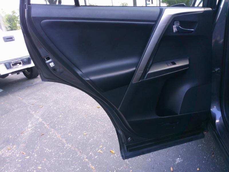 Toyota RAV4 XLE FWD 2018