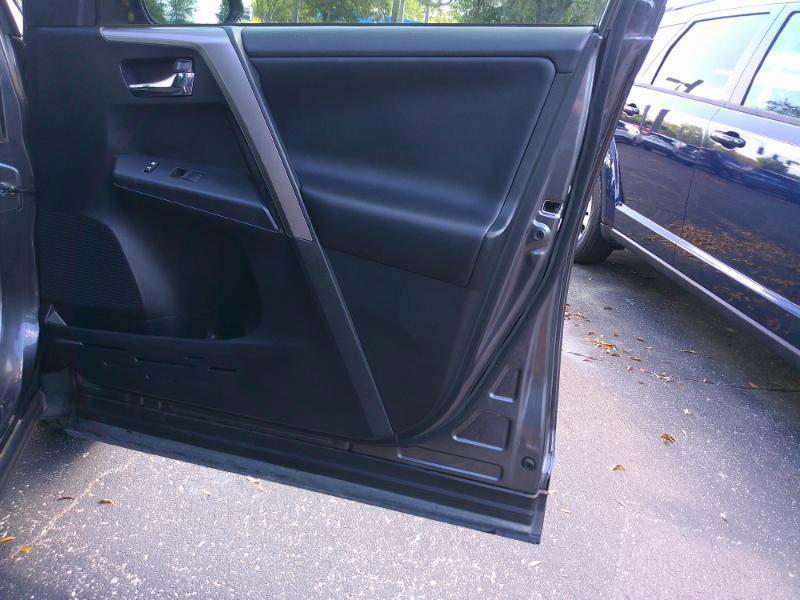 Toyota RAV4 XLE FWD 2018