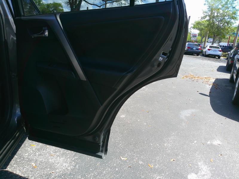 Toyota RAV4 XLE FWD 2018