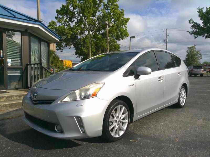 Toyota Prius V Five 2014