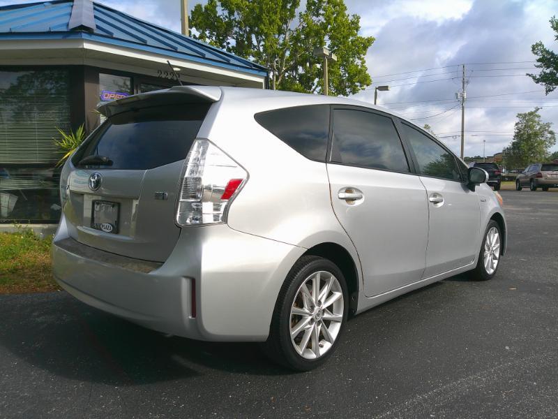 Toyota Prius V Five 2014