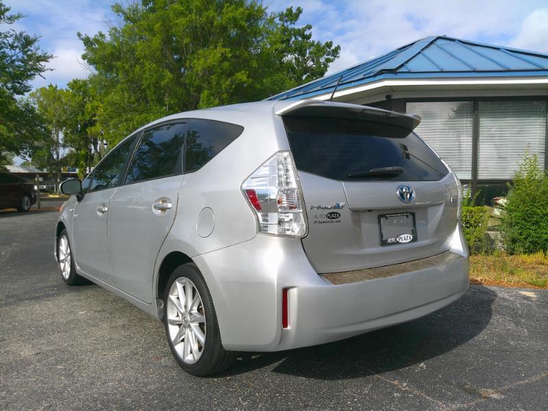 Toyota Prius V Five 2014