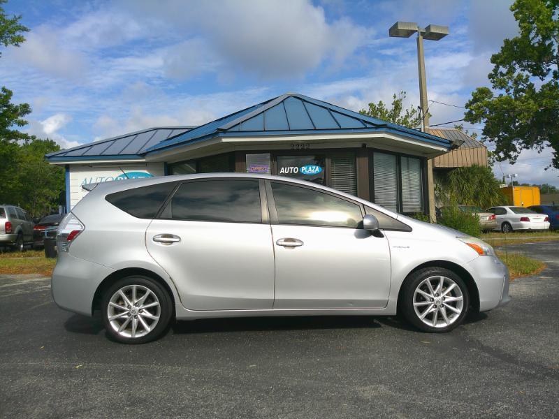 Toyota Prius V Five 2014