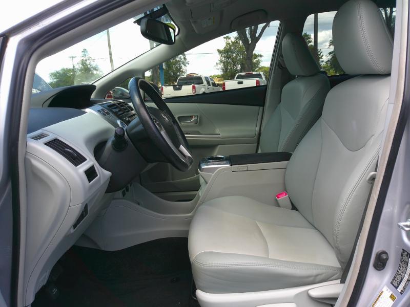Toyota Prius V Five 2014