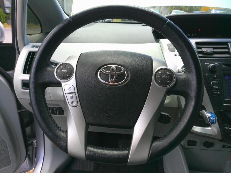Toyota Prius V Five 2014