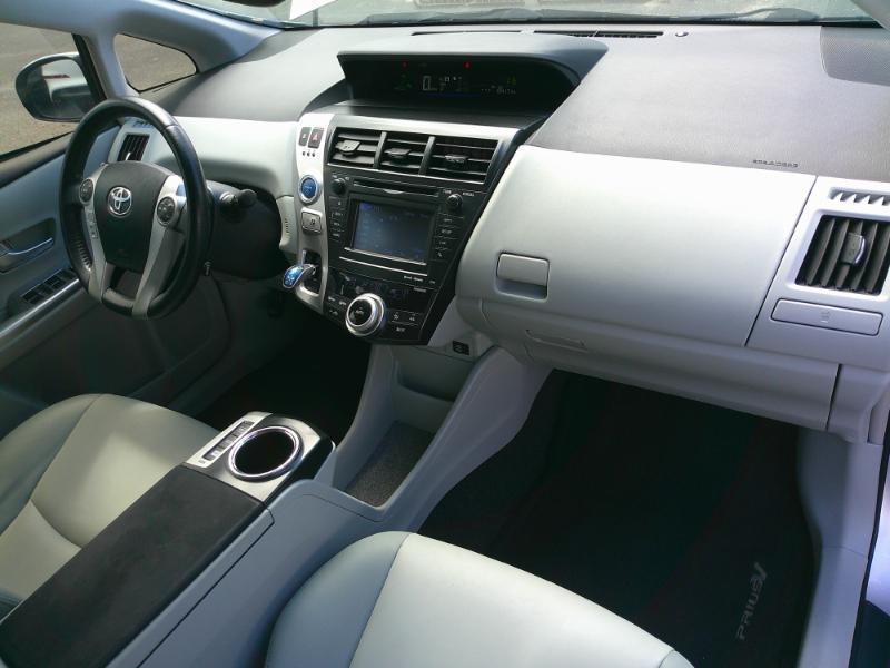 Toyota Prius V Five 2014