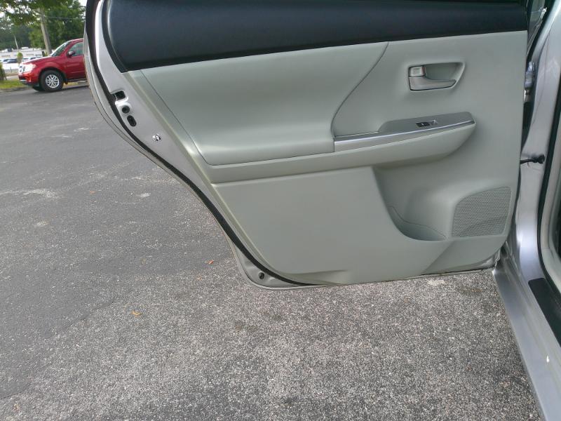 Toyota Prius V Five 2014