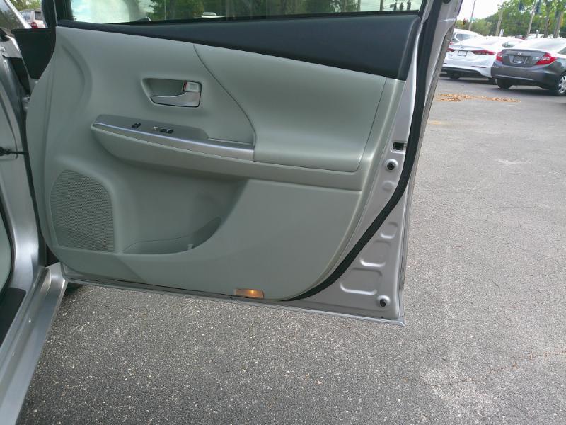 Toyota Prius V Five 2014