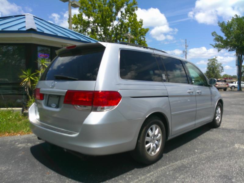Honda Odyssey EX-L w/ DVD and Navigation 2010