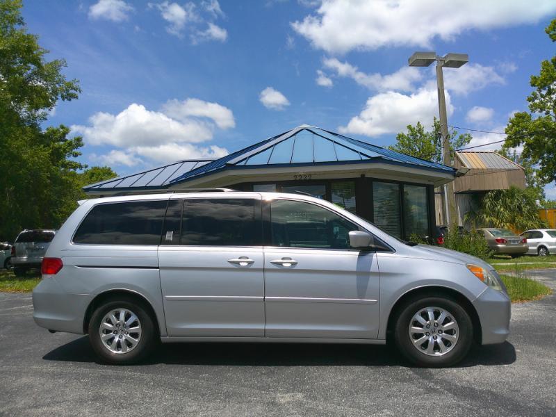 Honda Odyssey EX-L w/ DVD and Navigation 2010