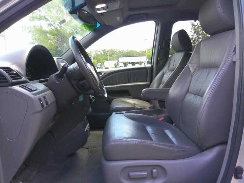 Honda Odyssey EX-L w/ DVD and Navigation 2010