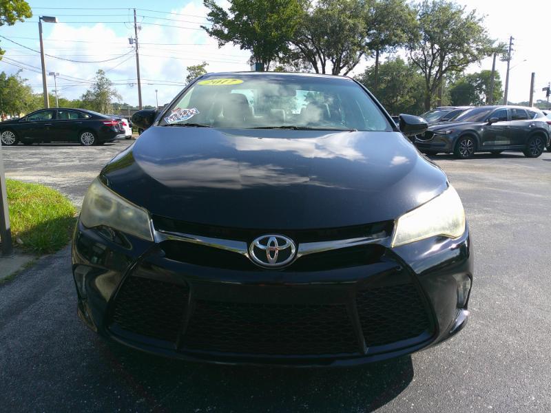 Toyota Camry SE 2017