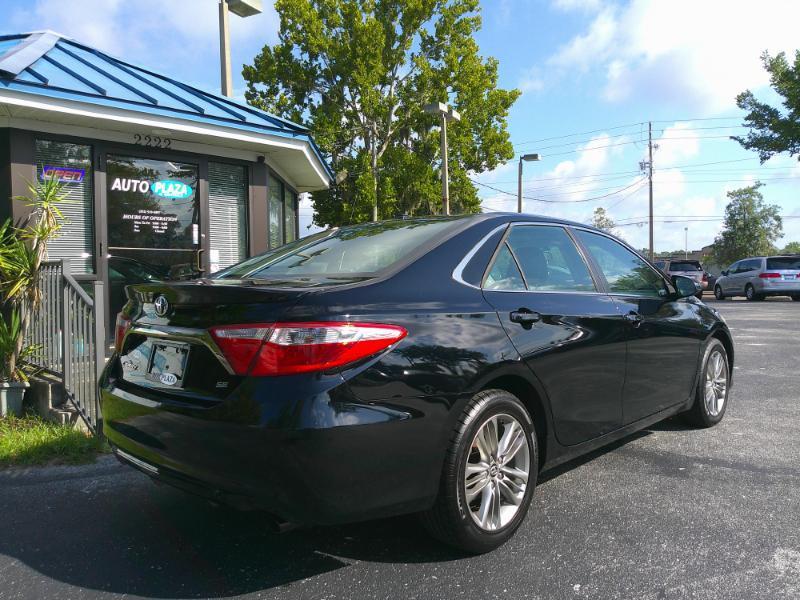Toyota Camry SE 2017