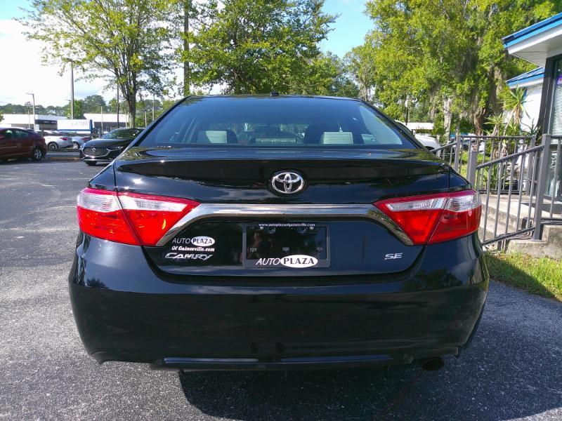 Toyota Camry SE 2017