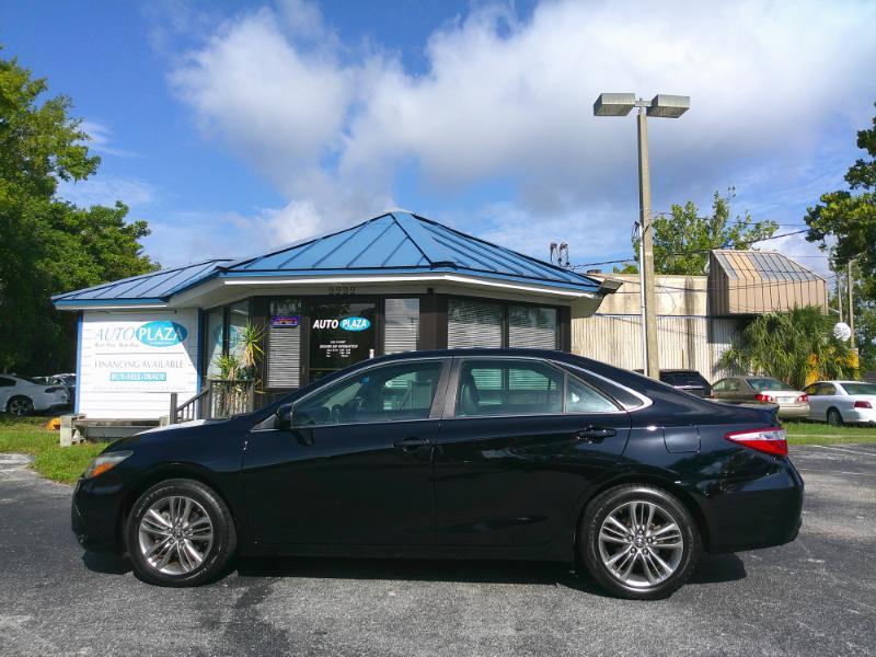 Toyota Camry SE 2017