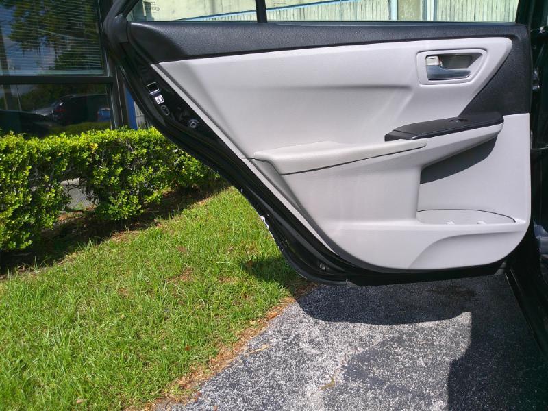 Toyota Camry SE 2017