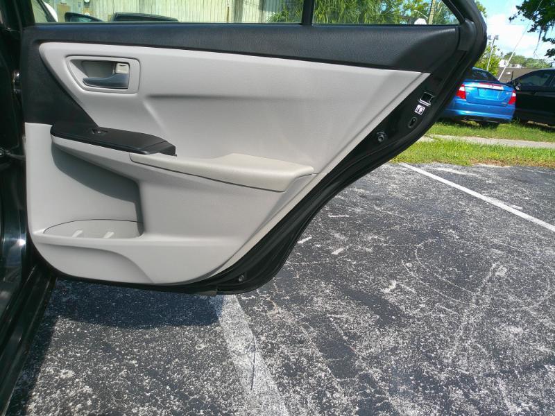 Toyota Camry SE 2017