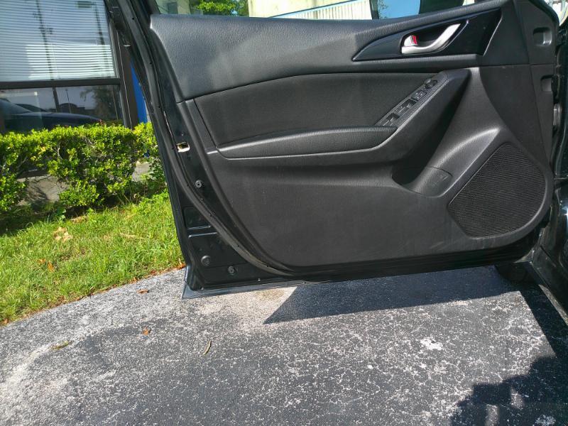 Mazda MAZDA3 i Sport AT 4-Door 2015