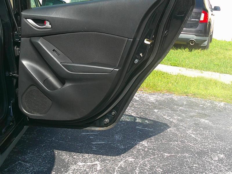 Mazda MAZDA3 i Sport AT 4-Door 2015