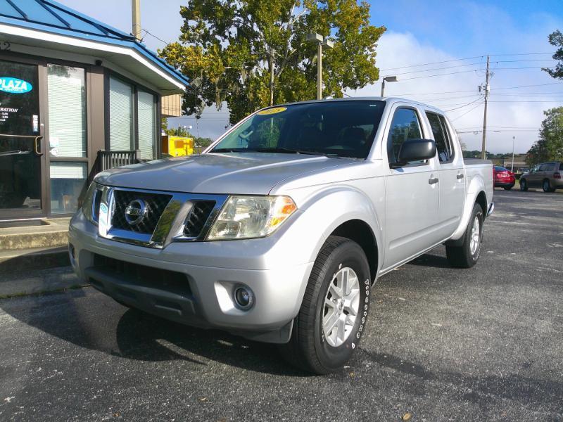 Nissan Frontier SV Crew Cab 2WD 2015