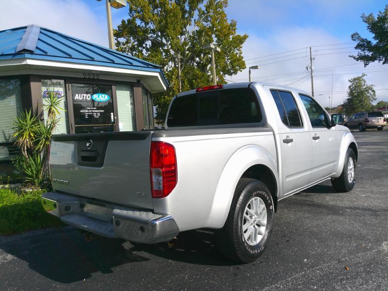 Nissan Frontier SV Crew Cab 2WD 2015