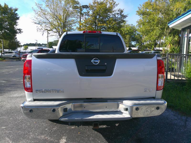 Nissan Frontier SV Crew Cab 2WD 2015