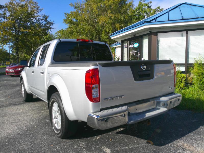 Nissan Frontier SV Crew Cab 2WD 2015