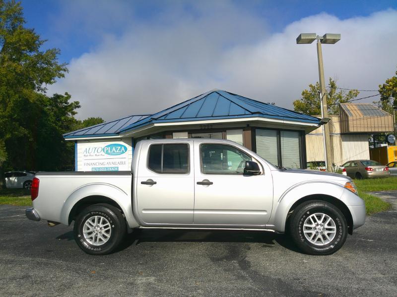 Nissan Frontier SV Crew Cab 2WD 2015