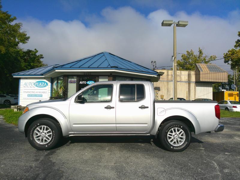 Nissan Frontier SV Crew Cab 2WD 2015
