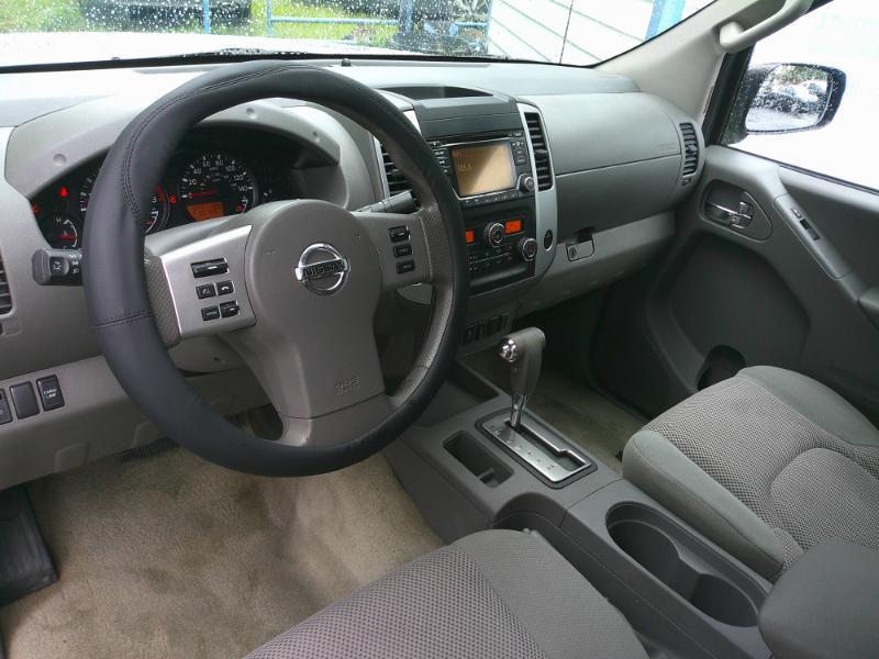 Nissan Frontier SV Crew Cab 2WD 2015