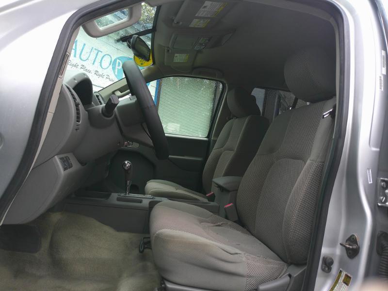 Nissan Frontier SV Crew Cab 2WD 2015